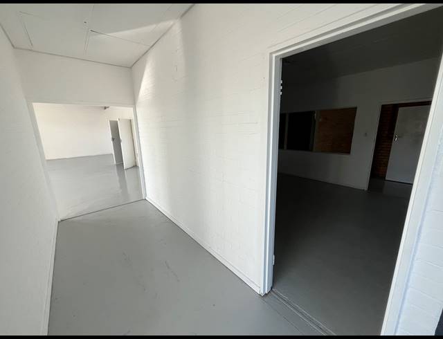 300M² WAREHOUSE TO LET IN MAITLAND